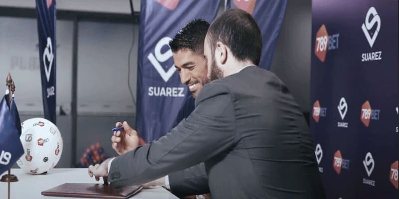 Đại sứ thương hiệu 789bet - Luis Suárez và màn bắt tay đầy tự hào